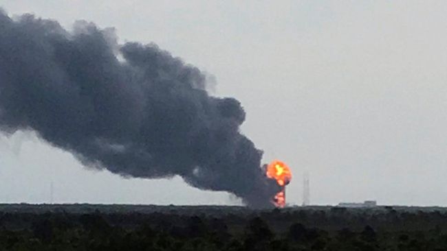 Satelit Internet Facebook Hancur, Pemilik Minta Ganti Rugi Satelit Amos-6 dimanufaktur oleh Israel Aerospace Industries dan akan dioperasikan oleh Space Communication (Spacecom) yang berbasis di Tel Aviv, Israel.