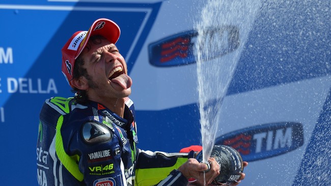 Kali terakhir Valentino Rossi mencicipi gelar juara dunia adalah pada delapan tahun silam. Dua pebalap Indonesia ingin Rossi mengakhiri puasa gelar itu.