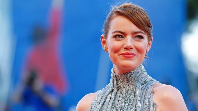 Sempat putus dua tahun lalu karena kesibukan masing-masing, Emma Stone dan Andrew Garfield dikabarkan 'CLBK' saat sang aktris berada di Inggris.