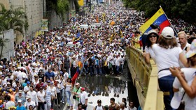 Warga Venezuela Turun ke Jalan Tuntut Presiden Maduro Mundur
