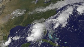 Badai Hermine Hantam Florida, Ratusan Ribu Rumah Mati Listrik