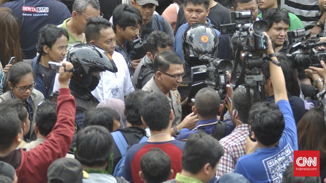 Berdasarkan sejumlah informasi, Polri menetapkan sepuluh tersangka dalam kasus makar. Namun polisi belum bisa menjelaskan informasi tersebut.