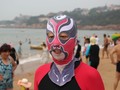 Burkini Dilucuti, Facekini Malah Makin Centil