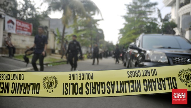Perampok menyandera warga di sebuah perumahan di Pondok Labu, Jakarta Selatan. Saat ini, polisi masih melakukan penyelidikan.