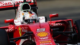 Sebastian Vettel Terdepan di FP3