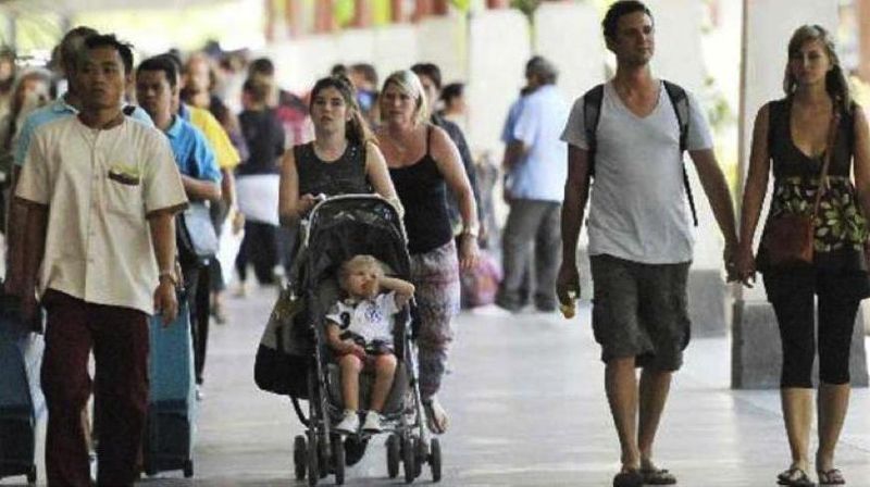 Indonesia memang memiliki banyak tempat wisata yang berpotensi untuk dikunjungi oleh wisatawan mancanengara