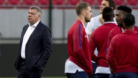 'Bodohnya Allardyce Terjebak Iming-iming Uang'