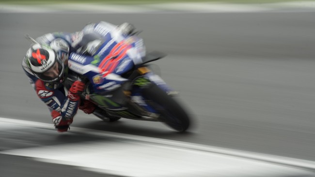 Jorge Lorenzo menilai performa motornya lebih baik meskipun ada perbaikan yang harus dilakukan sebelum perlombaan dimulai.