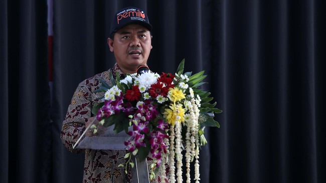 Seluruh surat terkait cuti harus diserahkan gubernur petahana. KPU akan mendiskualifikasi gubernur petahana jika ada kekurangan dokumen.