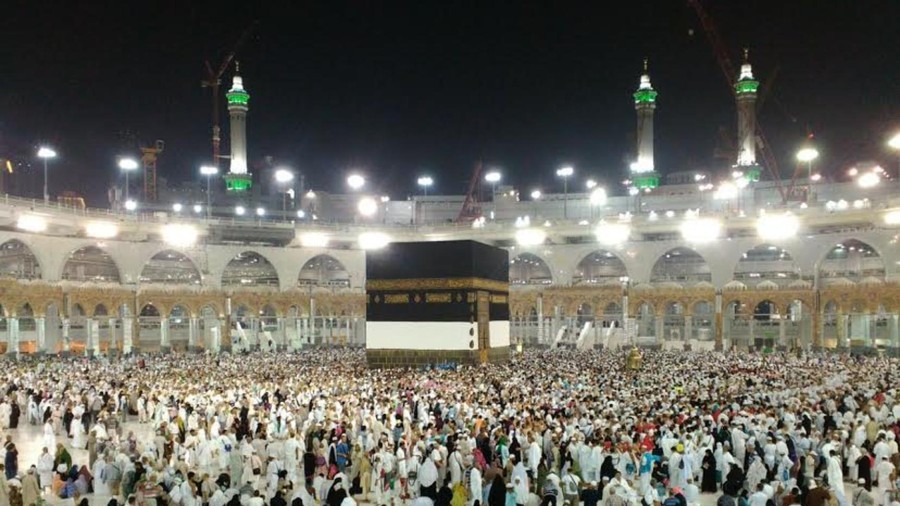 suasana di sekitar ka'bah pada musim haji 2016
