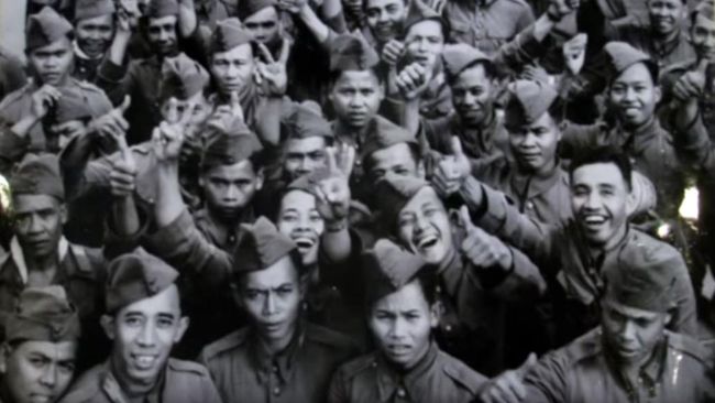 Ada dua film dokumenter yang punya dampak politik hebat sepanjang sejarah Indonesia: Indonesia Calling dan The Act of Killing. Keduanya amat tak biasa.