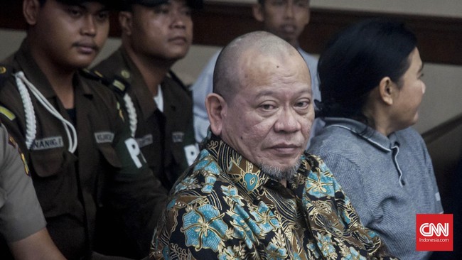 Pembelian saham publik PT Bank Jatim oleh La Nyalla Mattalitti tak pernah diterima oleh Pemerintah Provinsi Jawa Timur.