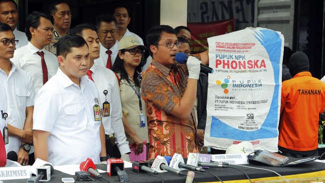 Petani pasti diuntungkan jika menggunakan pupuk bersubsidi asli karena memiliki unsur hara yang bisa memaksimalkan panen sawah dan kebun miliknya.