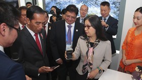 Jokowi Temui Bos Huawei di China Bahas Telekomunikasi