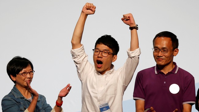 Usai menghadiri forum politik tentang gerakan demokrasi di Taiwan, anggota parlemen Hong Kong Nathan Law diserang pendukung anti-kemerdekaan di bandara.
