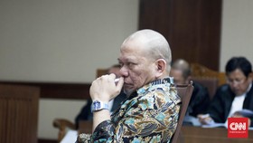 Hakim Putus Kasus La Nyalla Dilanjutkan