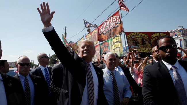 Clinton dan Trump memulai rangkaian kampanye terakhir mereka dengan Ohio sebagai medan pertempuran final mereka untuk memperebutkan kursi Presiden AS.
