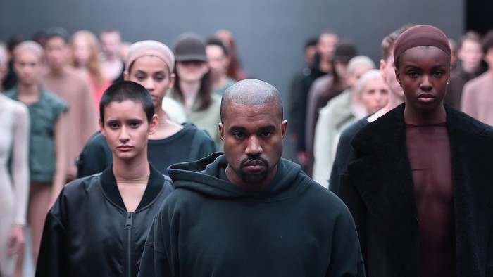 Ini Perjalanan Karier Kanye West di Industri Fashion! Ternyata Pernah Magang di Fendi