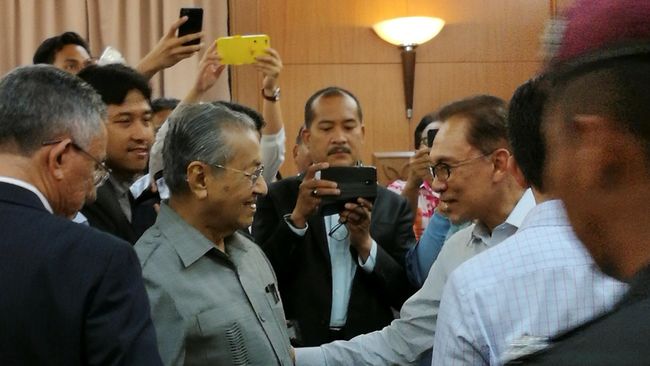 Oposisi  Resmi Tunjuk Mahathir Jadi Kandidat PM Malaysia