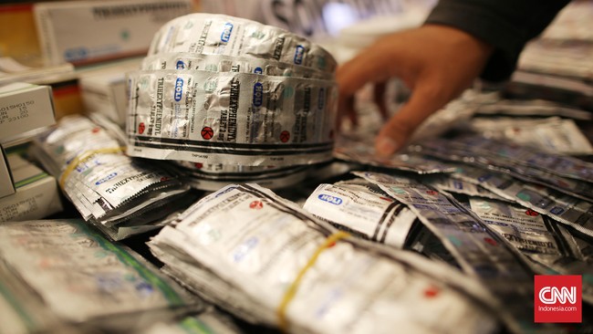 Dengan adanya barcode pada obat masyarakat bisa mengetahui keaslian dan masa berlaku obat. Masyarakat juga akan lebih tenang saat menggunakan obat.