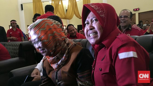Megawati ternyata memperhatikan penolakan Risma tersebut. Dia lantas berbicara dengan Risma agar tak perlu memikirkan isu yang liar seperti itu.