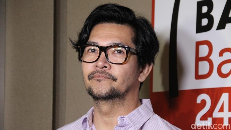 Ferry Salim, Hot Daddy yang Jago Gombalin Istri Bunda lihat deh, rayuan maut Ferry Salim ke istrinya. Bikin meleleh nih, Bun.