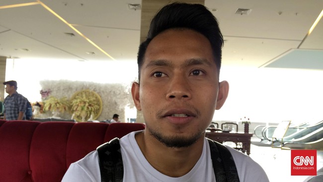 Pemain sayap tim nasional Indonesia, Andik Vermansah, belum memikirkan peluang kembali ke Persebaya Surabaya dan masih kerasan membela Selangor FA.