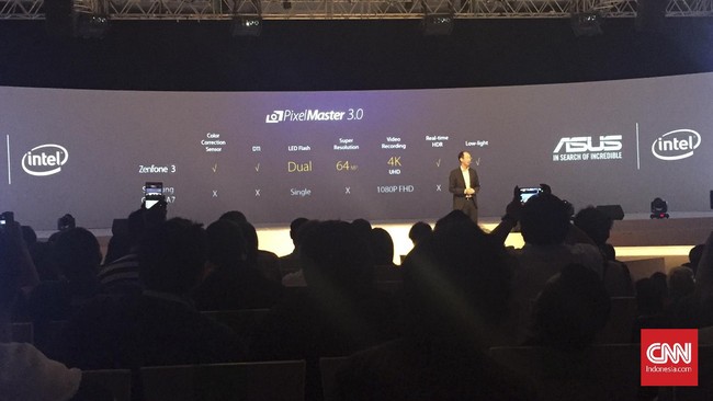 Asus akhirnya membawa varian ponsel pintar andalannya ke Indonesia, Zenfone 3, yang kini mengalami perubahan desain signifikan.