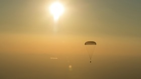 Tiga Astronaut Pulang ke Bumi Setelah 115 Hari Huni Antariksa