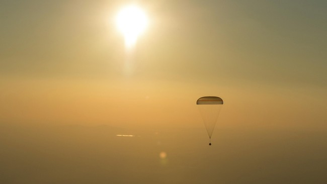 Tiga astronaut dari AS, Jepang, dan Rusia baru mendarat di Bumi setelah menjalani misi lebih dari 100 hari di luar angkasa.