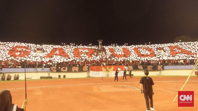 Tanpa adanya siaran langsung via televisi, suporter Indonesia membanjiri akun Youtube resmi milik Asosiasi Sepak Bola Vietnam (VFF).