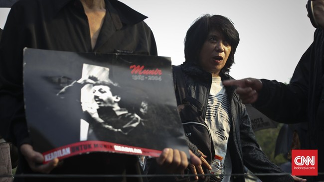 KontraS terus menagih janji Presiden Joko Widodo yang menyatakan bakal menyelesaikan kasus pembunuhan terhadap Munir.