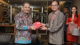 Menpar Lakukan Kunjungan Balasan ke Markas Air Asia