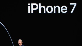 CEO Apple Klaim iPhone 7 Plus Banyak Dipesan