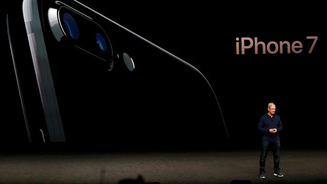 Jet Black Iphone 7 Plus In Uzeri Cizik Kayniyor Teknoloji Haberleri