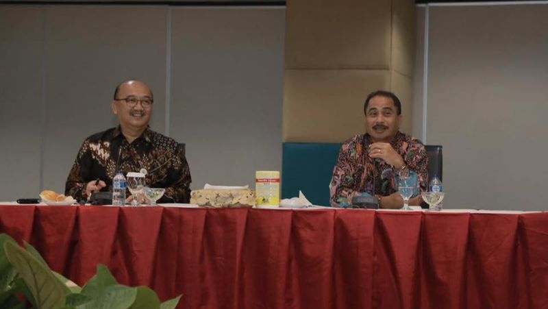 Hal yang mengejutkan datang dari Menteri Pariwisata, Arief Yahya karena ia tengah melakukan kunjungan ke industri penerbangan.