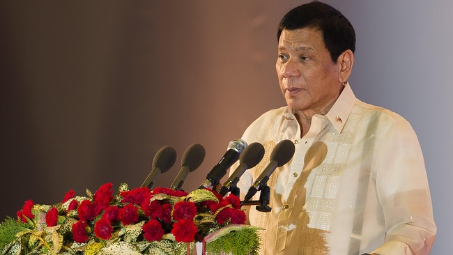 Meski sudah mengesahkan UU pendidikan gratis di Filipina, Rodrigo Duterte tetap dianggap oposisi tidak dapat dijadikan panutan oleh anak muda.