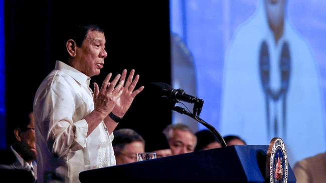 Rodrigo Duterte menumpahkan kekesalannya kepada media yang sering kali salah menerjemahkan pernyataannya sehingga citranya di mata dunia rusak.
