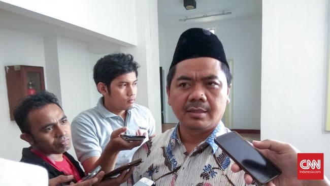 Salah satu anggota tim seleksi yang ditunjuk Presiden Jokowi adalah Juri Ardiantoro, mantan anggota timses TKN di Pilpres 2019.