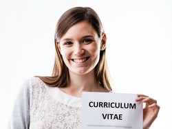 Catat! Ini Perbedaan Resume dan CV Lengkap dengan Contohnya