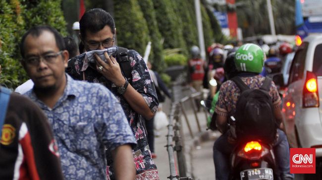 Pengamatan yang dilakukan pada Kamis (14/2) sejak pukul 00.00 WIB di salah satu stasiun pantau di Jakarta Selatan mencatat angka PM 2,5 di atas 88 ug/m3.