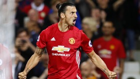 Agen Ungkap 'Ancaman' Ibra Jika Pogba Tidak ke MU