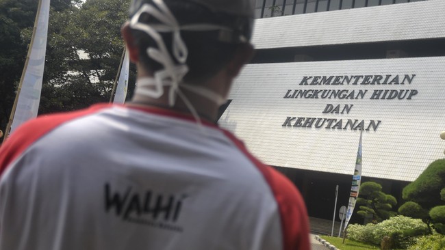 Menanggapi putusan MK atas UU Ciptaker, Direktur Eksekutif Walhi mendesak pemerintah membuat kebijakan korektif terkait pengelolaan SDA demi rakyat.
