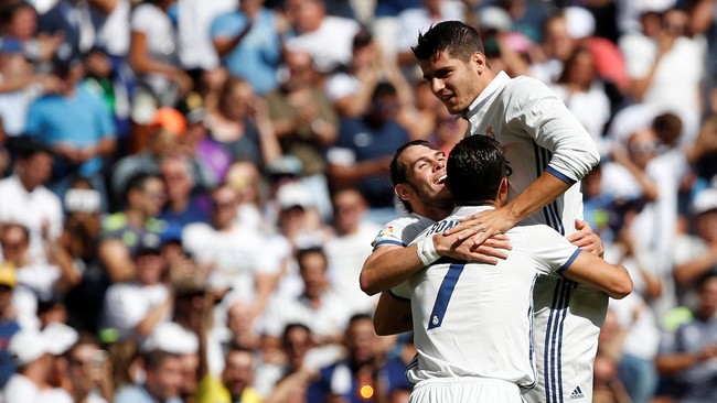 Cristiano Ronaldo akhirnya kembali bermain untuk Real Madrid dan membuka gol untuk kemenangan besar timnya atas Osasuna dalam lanjutan La Liga.