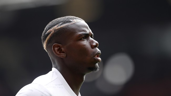 Mantan gelandang Manchester United, Paul Scholes menilai Paul Pogba terlalu memaksakan untuk tampil berbeda seperti Lionel Messi.