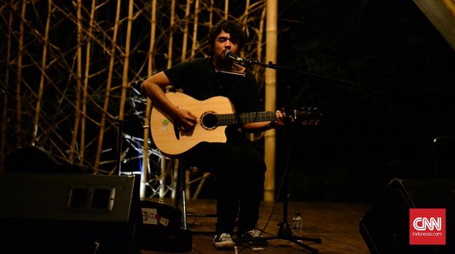 Musisi Jason Ranti yang berperan sebagai Pidi Baiq dalam 'Koboy Kampus' mengaku merasa kesal saat menjalani proses syuting.