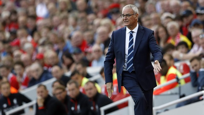 Pemecatan Claudio Ranieri dianggap Jamie Carragher akan membuat Leicester kehilangan simpati. Carragher yakin suporter tak akan sedih jika Leicester degradasi.