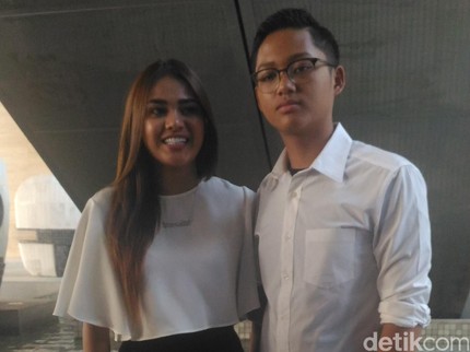 Pesan Menyentuh Aurel & Azriel untuk Krisdayanti Saat Terjun ke Politik
