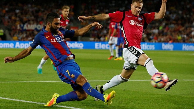 Barcelona harus menanggung malu kalah 1-2 dari tim promosi La Liga Deportivo Alaves di Stadion Camp Nou, Sabtu (10/9) waktu setempat