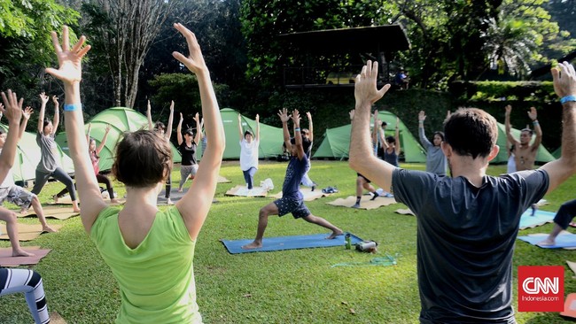 Siapa bilang yoga hanya bisa dilakukan oleh orang dewasa? Anak-anak juga bisa ikutan, lho!